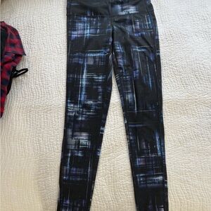 Athleta Black and Blue Tie-Dye Leggings XS